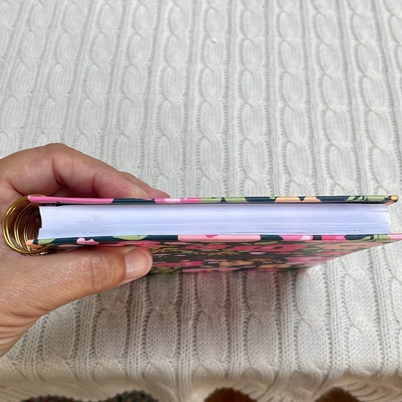 NWOT Spiral bound floral journal diary blank pages. 8.25 x6.5” 3/4” thick. - Picture 9 of 11